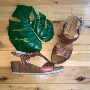 Bjorndal Women’s Luna Wedges Size 9